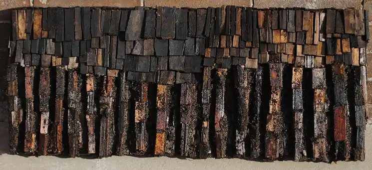 Hot Picks ▷ Más allá del muro perimetral by Fabio Santori, 2023 | Wood Sculpture